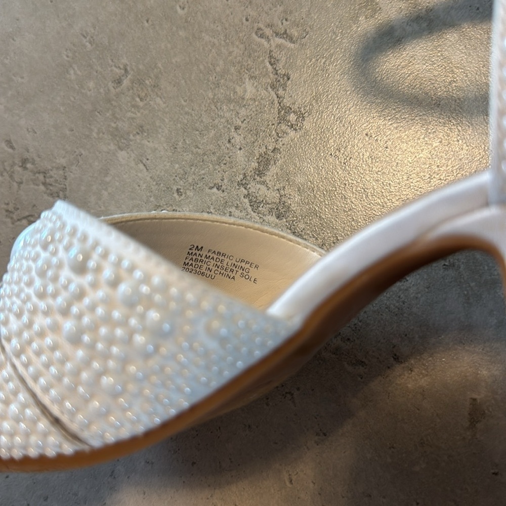 GB Girls White Sandals with Pearl Accent - Picture 6 of 7